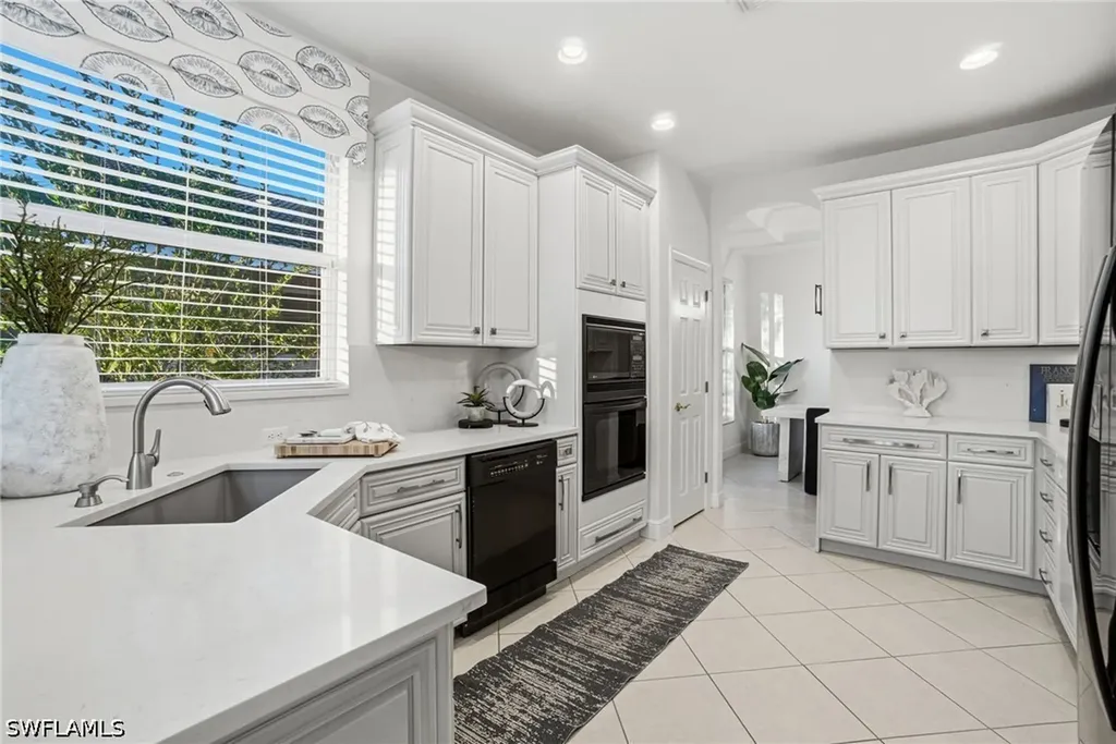 4828 Cerromar Drive Naples FL 34112
