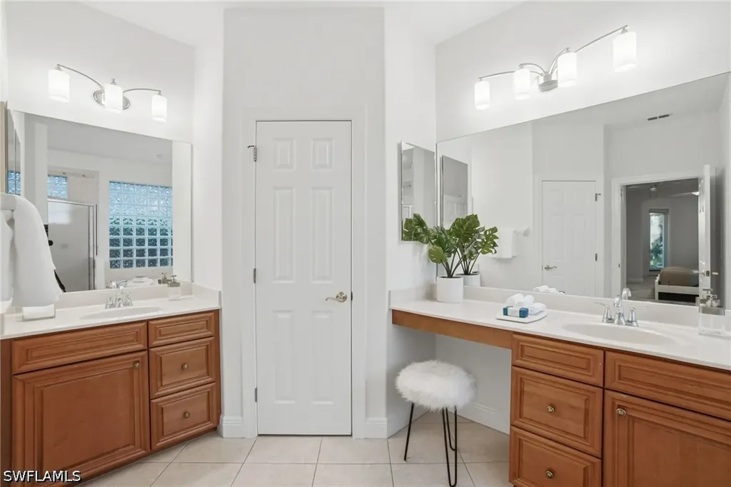 4828 Cerromar Drive Naples FL 34112