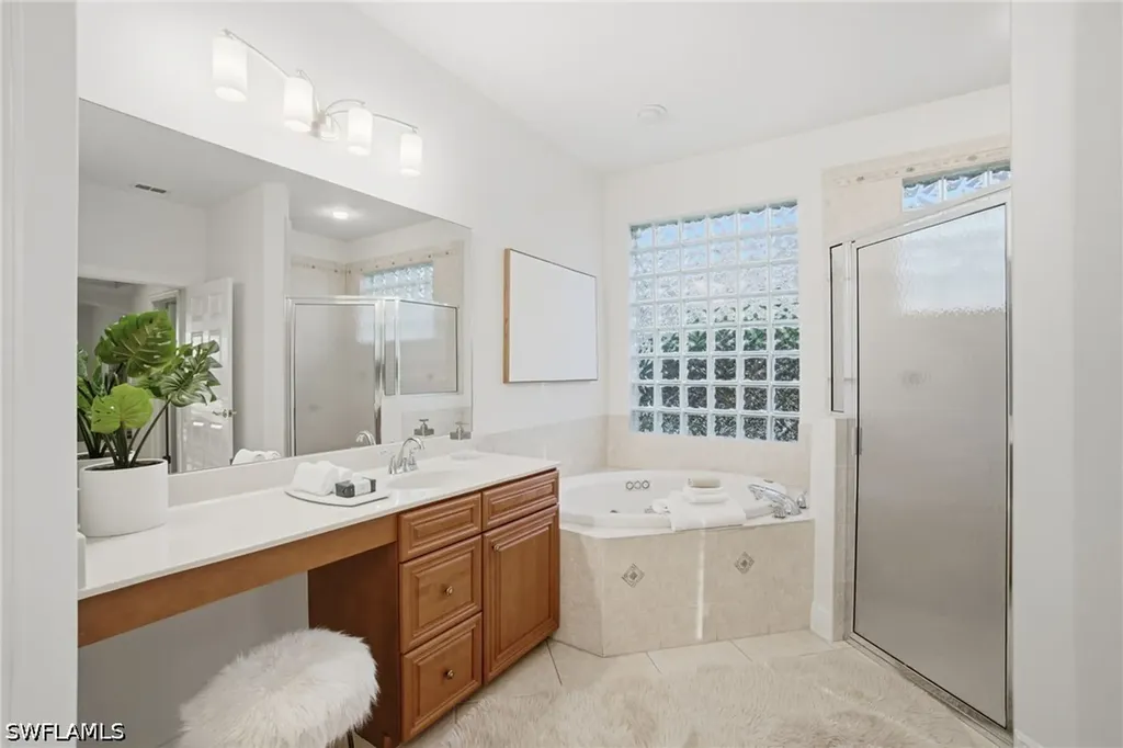 4828 Cerromar Drive Naples FL 34112