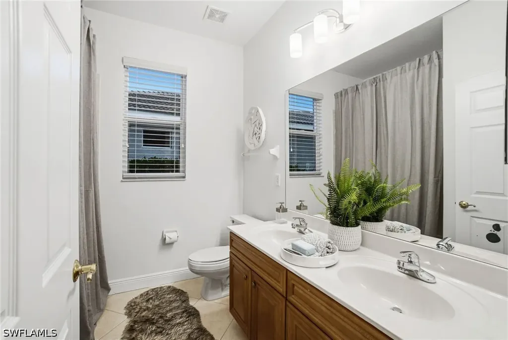 4828 Cerromar Drive Naples FL 34112