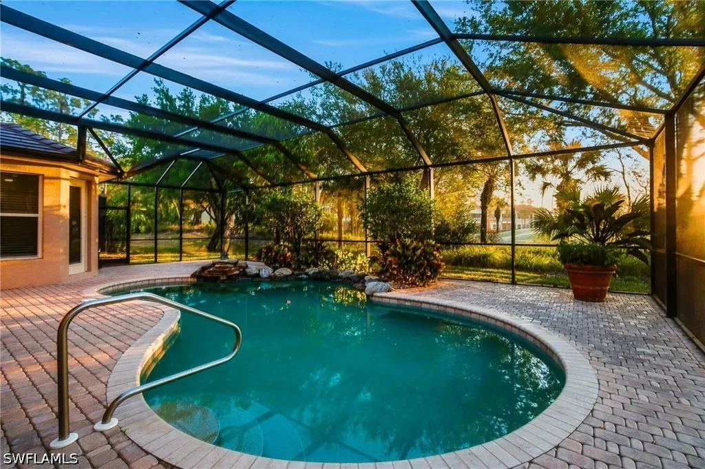4828 Cerromar Drive Naples FL 34112