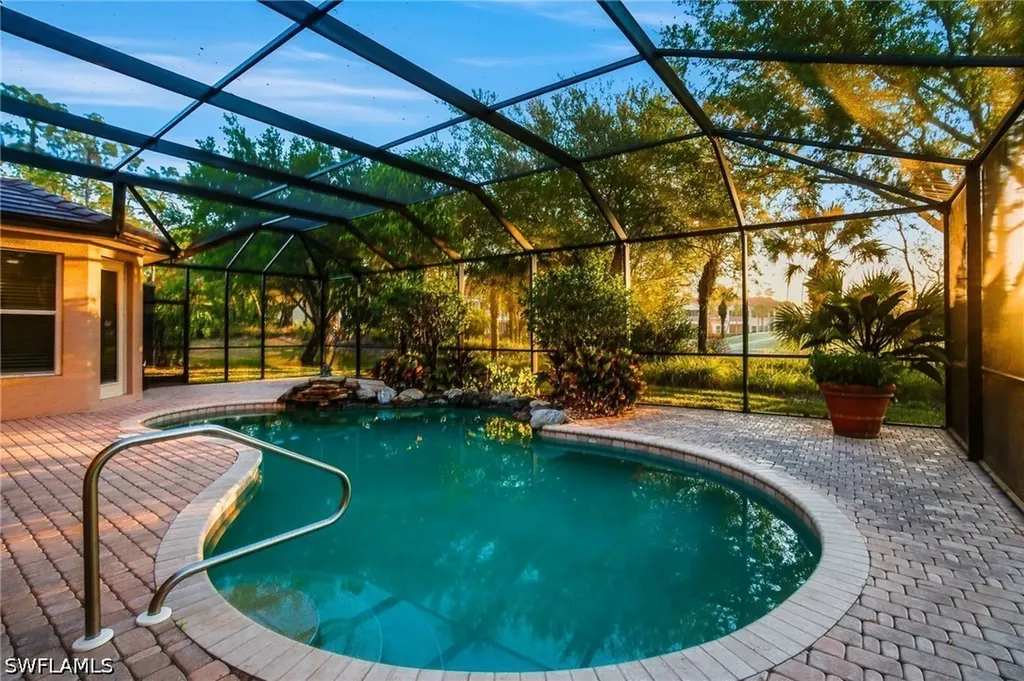 4828 Cerromar Drive Naples FL 34112