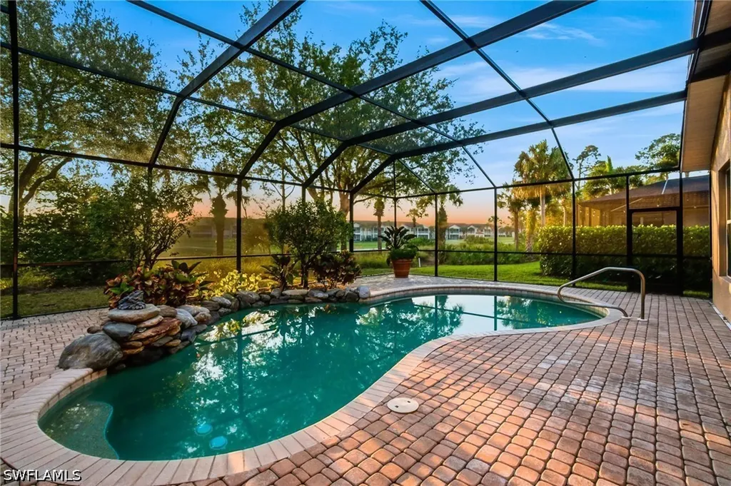 4828 Cerromar Drive Naples FL 34112