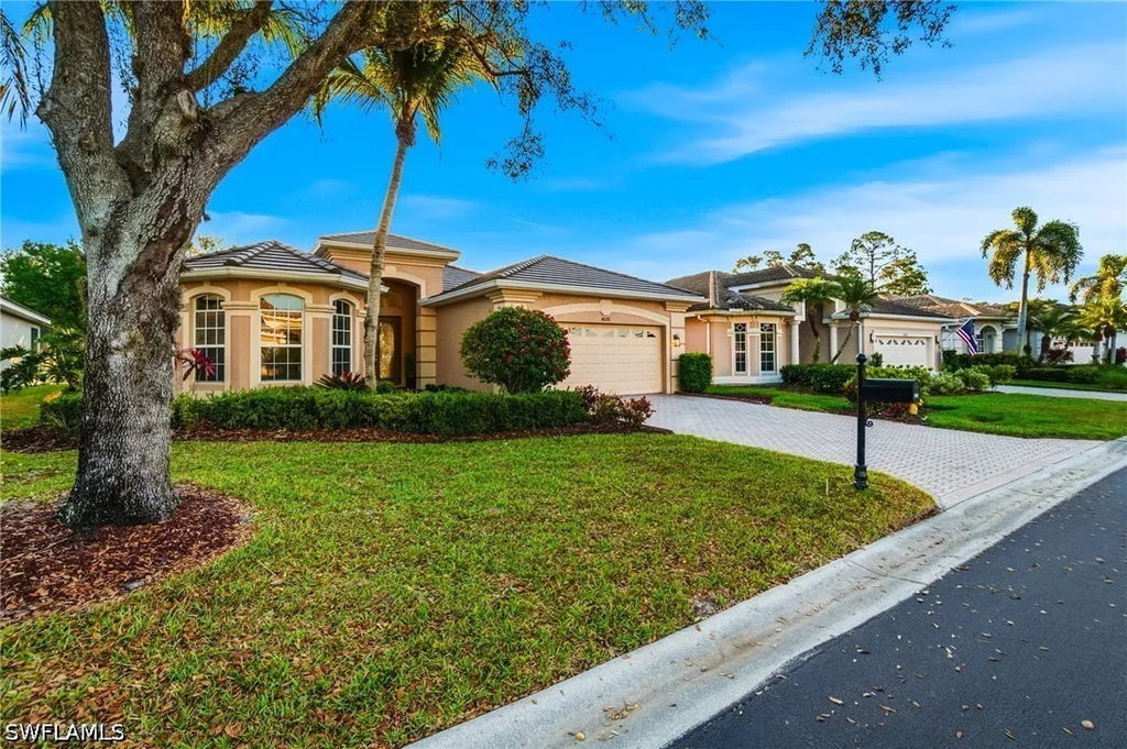 4828 Cerromar Drive Naples FL 34112