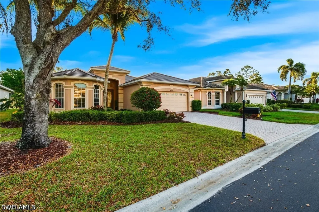 4828 Cerromar Drive Naples FL 34112