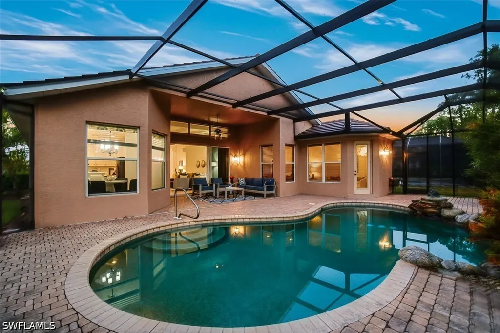 4828 Cerromar Drive Naples FL 34112