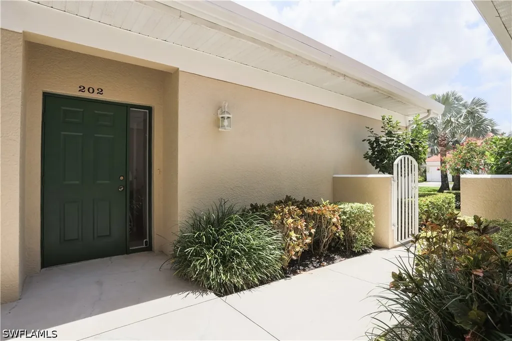 5145 Cobble Creek Court Naples FL 34110