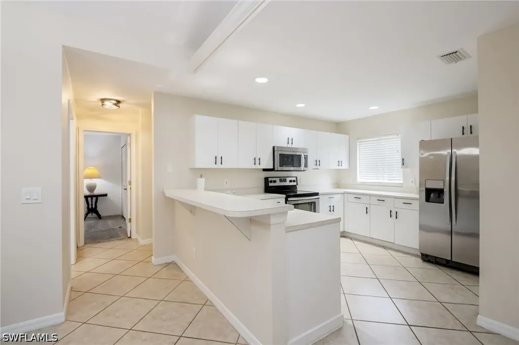 2910 2nd Street NE Naples FL 34120