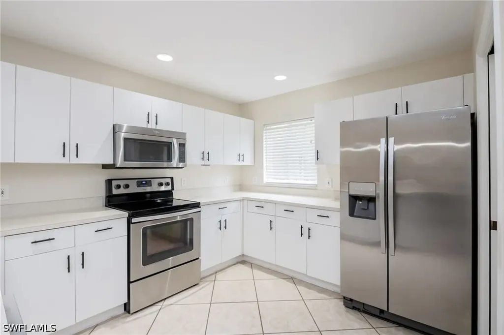 2910 2nd Street NE Naples FL 34120