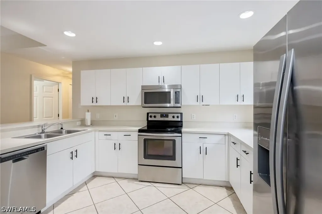 2910 2nd Street NE Naples FL 34120