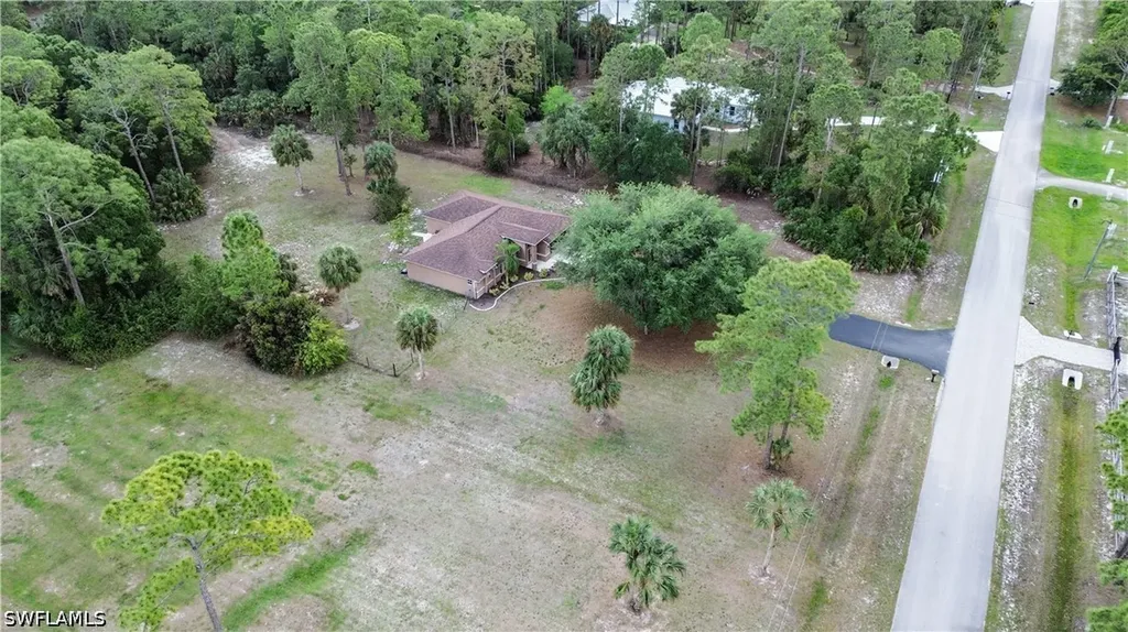 2910 2nd Street NE Naples FL 34120