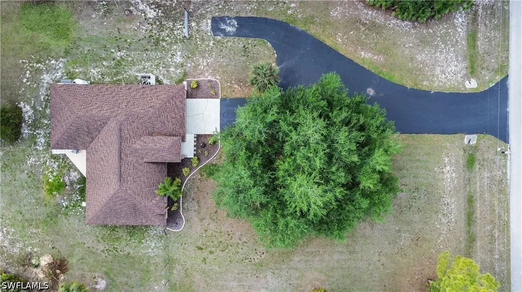 2910 2nd Street NE Naples FL 34120