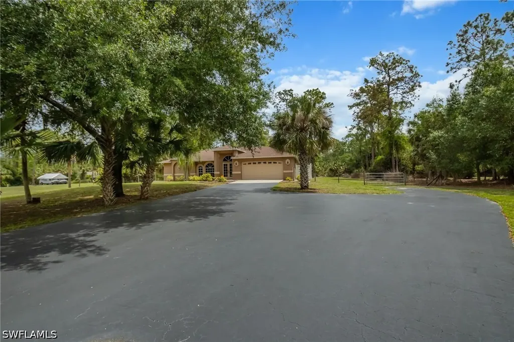 2910 2nd Street NE Naples FL 34120