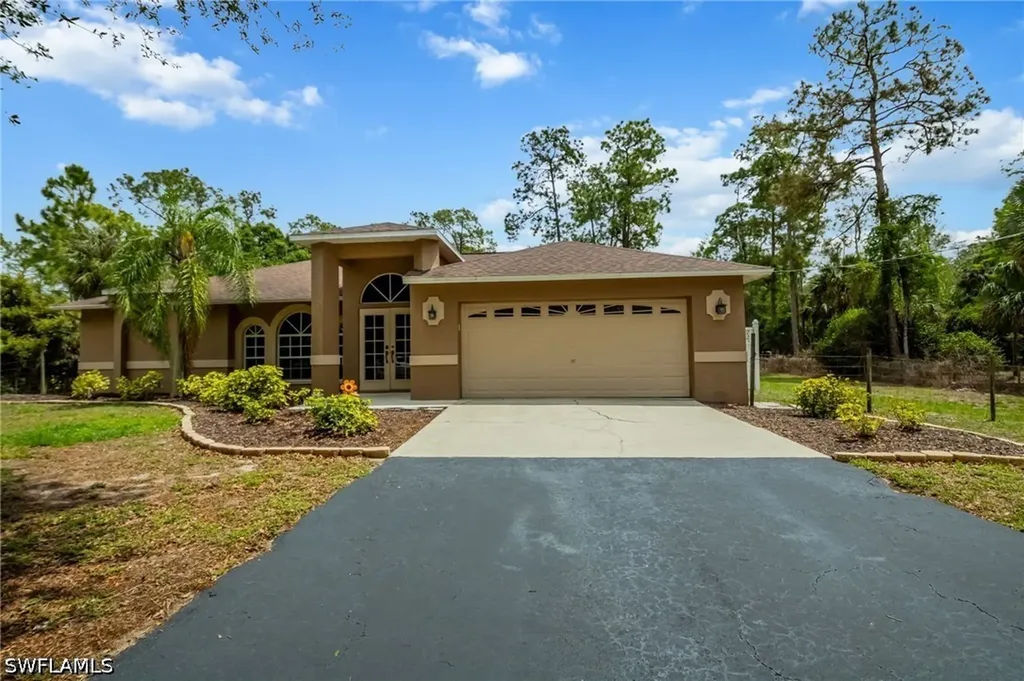 2910 2nd Street NE Naples FL 34120