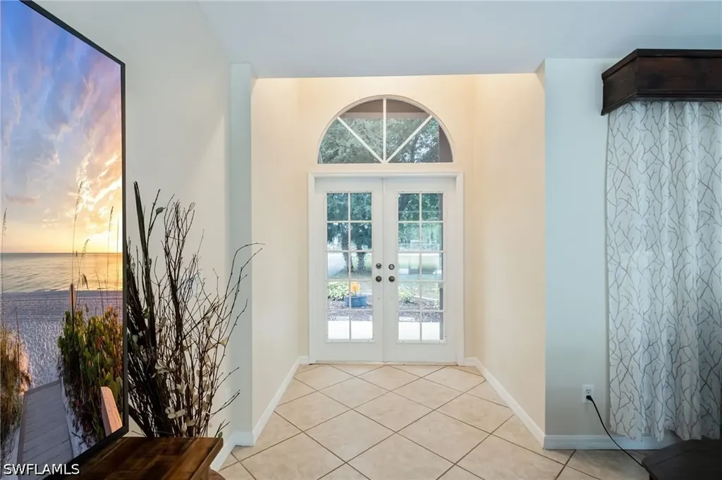 2910 2nd Street NE Naples FL 34120