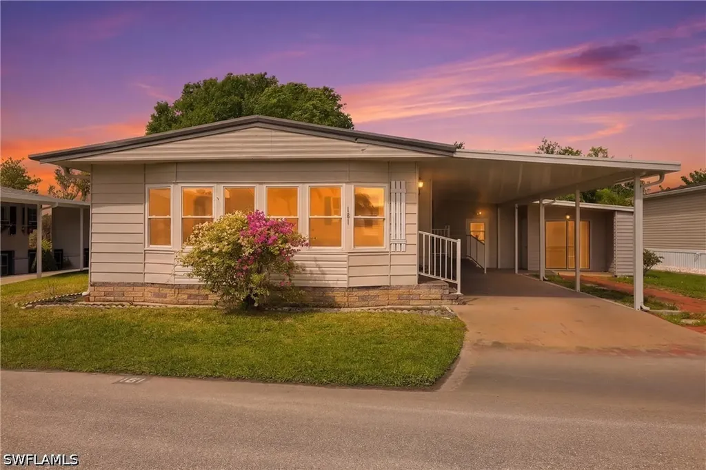 181 W Manatee Loop Punta Gorda FL 33950