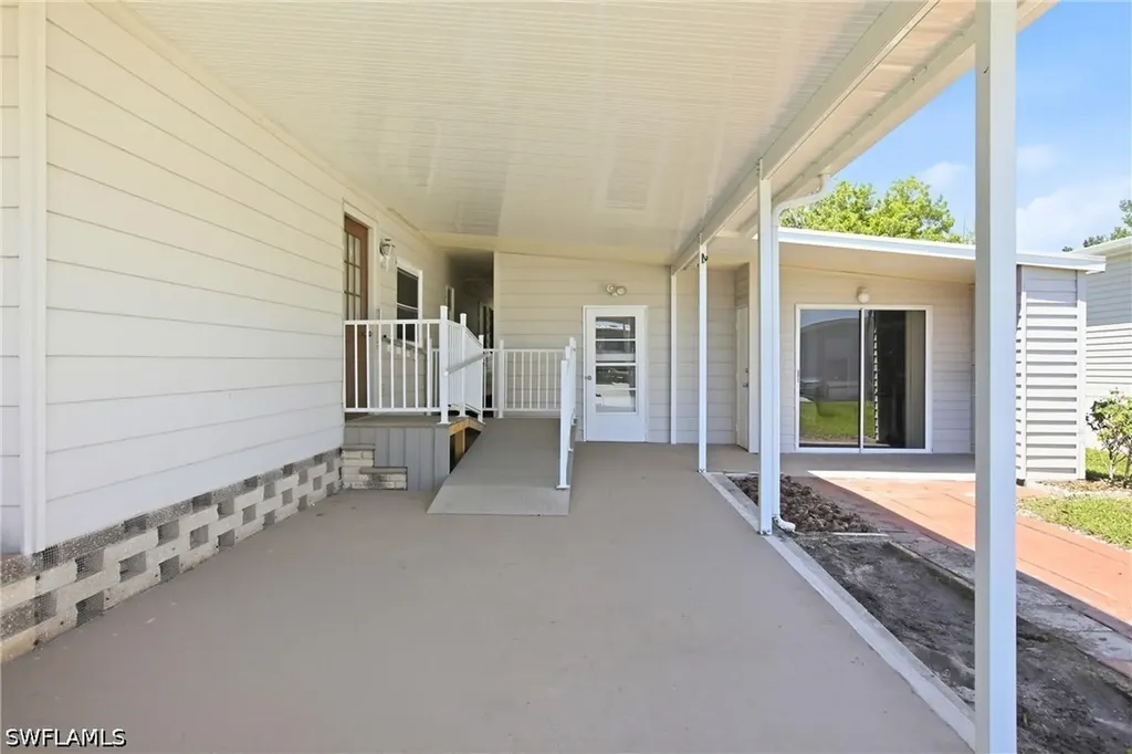181 W Manatee Loop Punta Gorda FL 33950