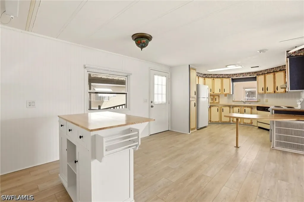 181 W Manatee Loop Punta Gorda FL 33950