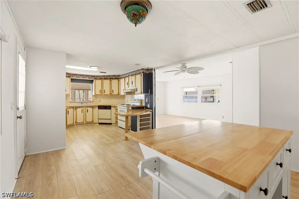 181 W Manatee Loop Punta Gorda FL 33950