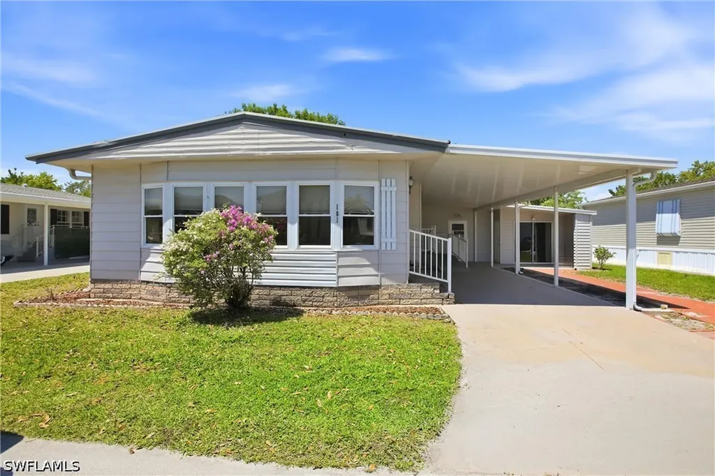 181 W Manatee Loop Punta Gorda FL 33950