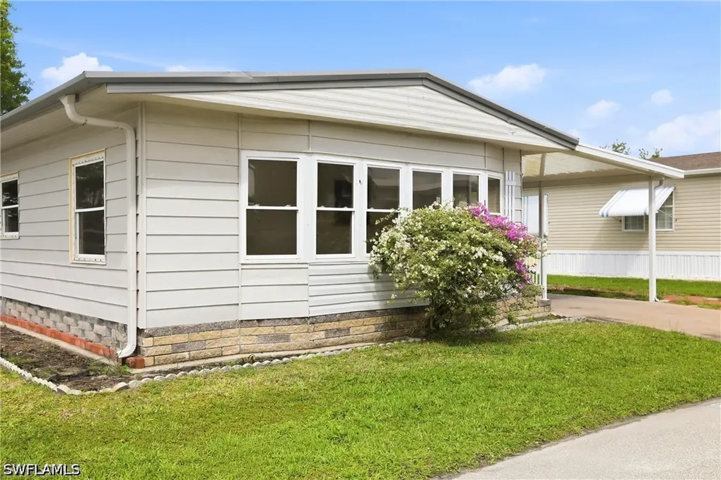 181 W Manatee Loop Punta Gorda FL 33950