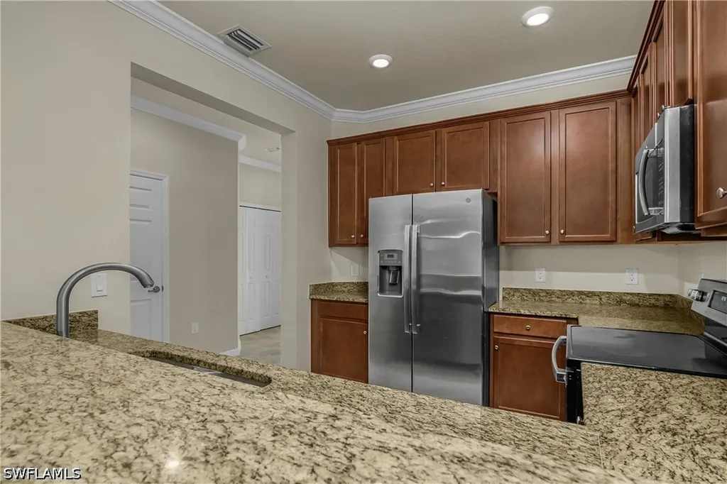 2754 Citrus Street Naples FL 34120