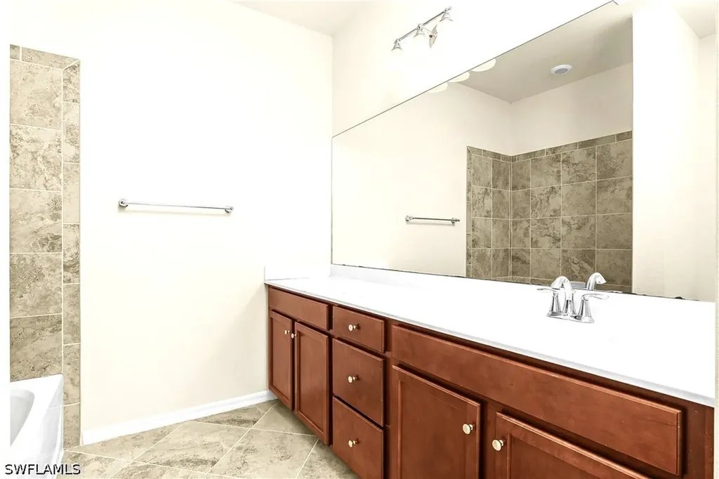 2754 Citrus Street Naples FL 34120