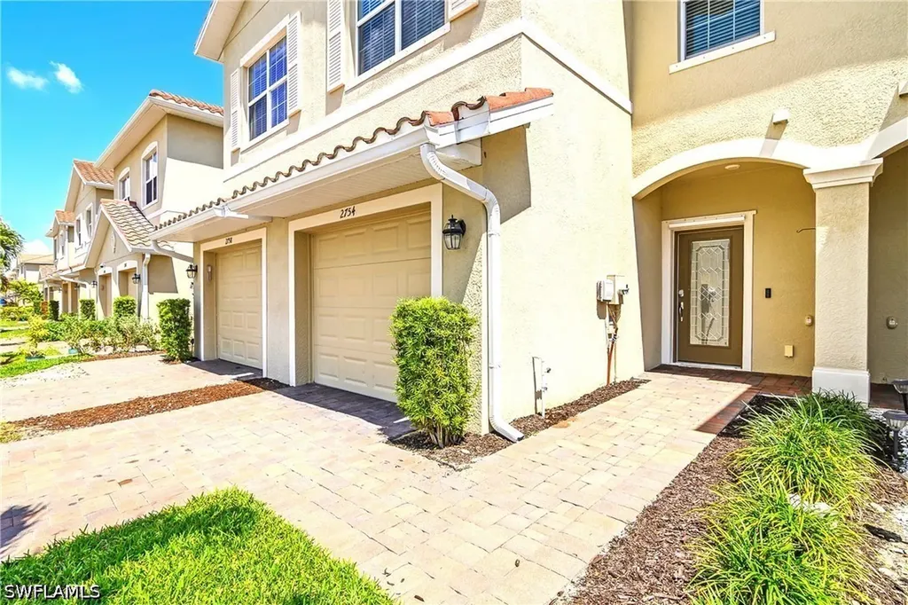 2754 Citrus Street Naples FL 34120
