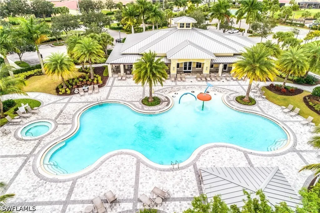 2754 Citrus Street Naples FL 34120
