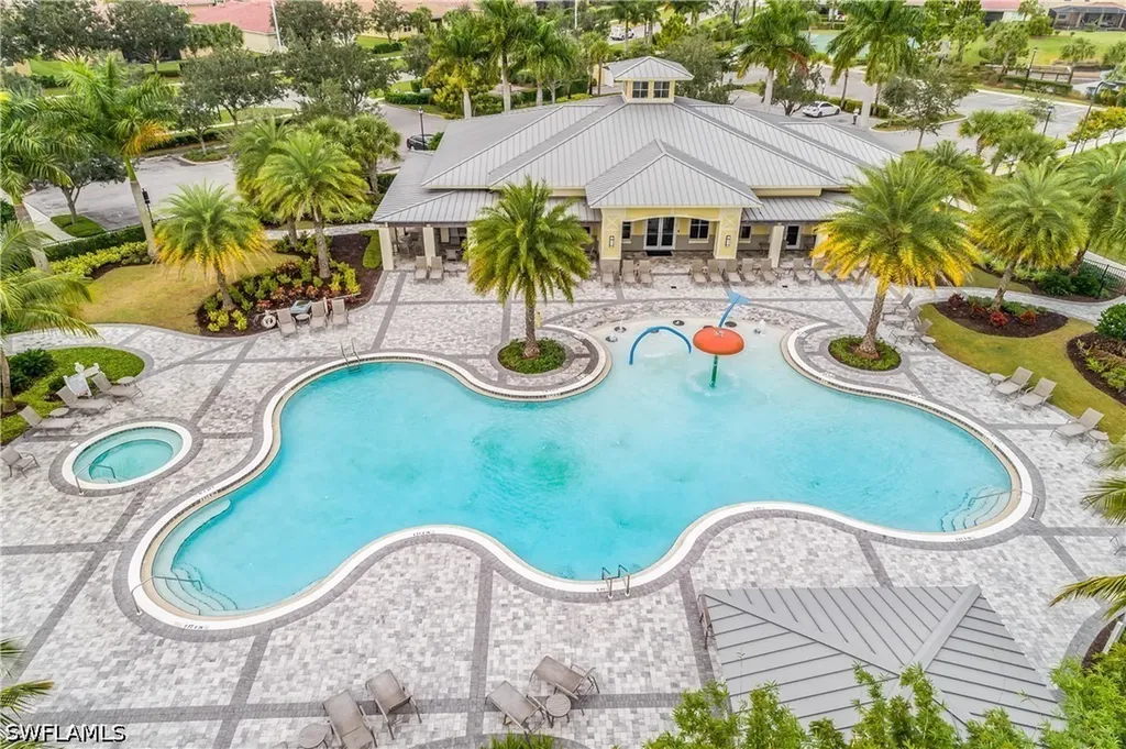 2754 Citrus Street Naples FL 34120