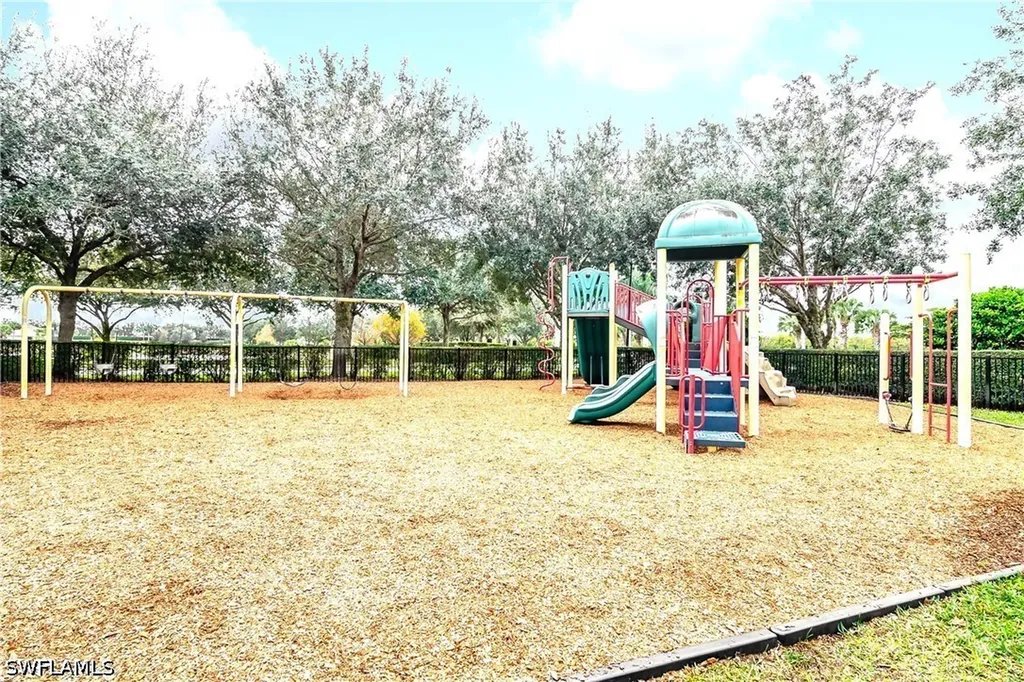 2754 Citrus Street Naples FL 34120