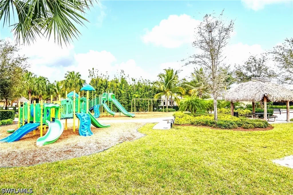 2754 Citrus Street Naples FL 34120
