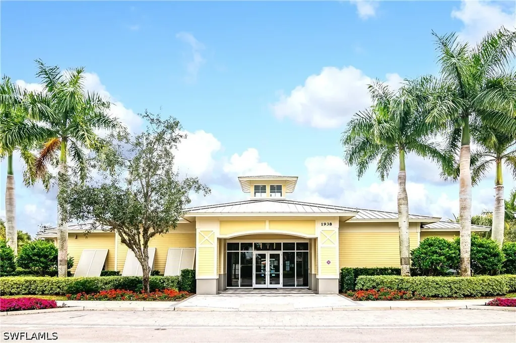 2754 Citrus Street Naples FL 34120