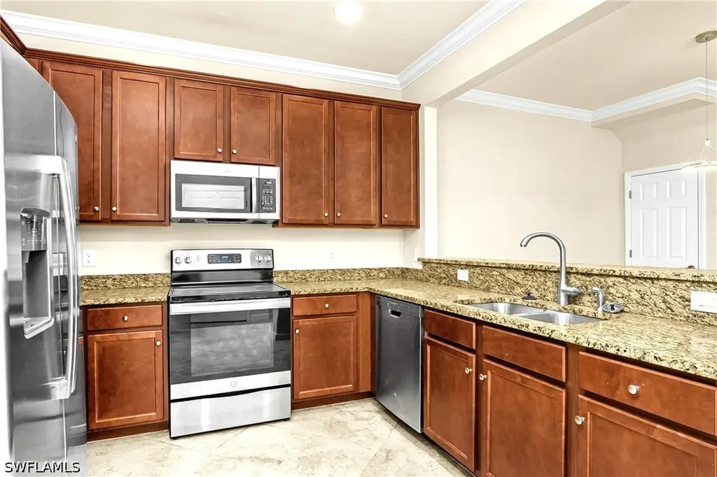 2754 Citrus Street Naples FL 34120