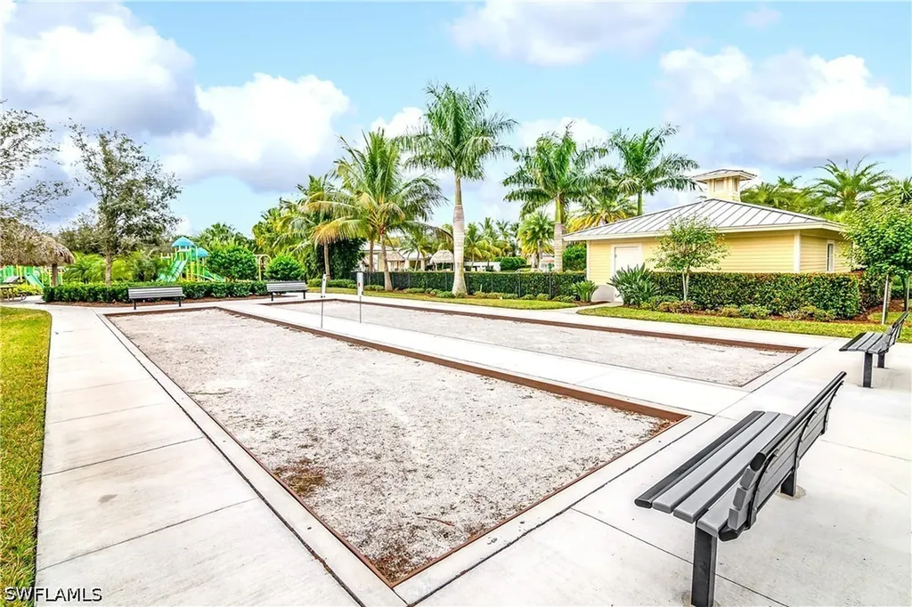 2754 Citrus Street Naples FL 34120