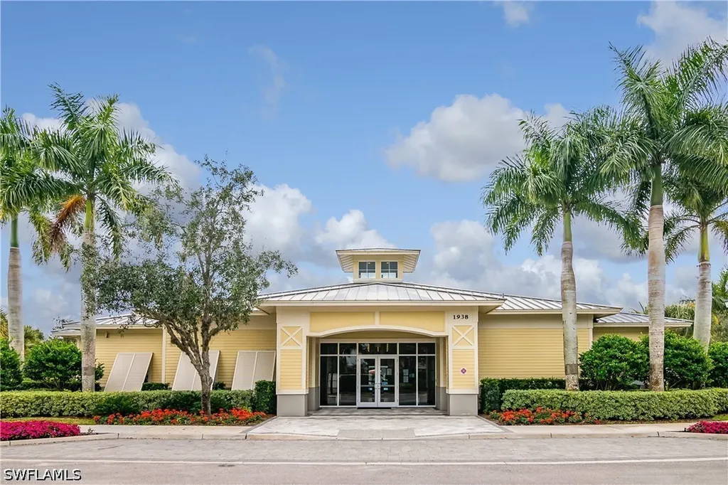 2754 Citrus Street Naples FL 34120