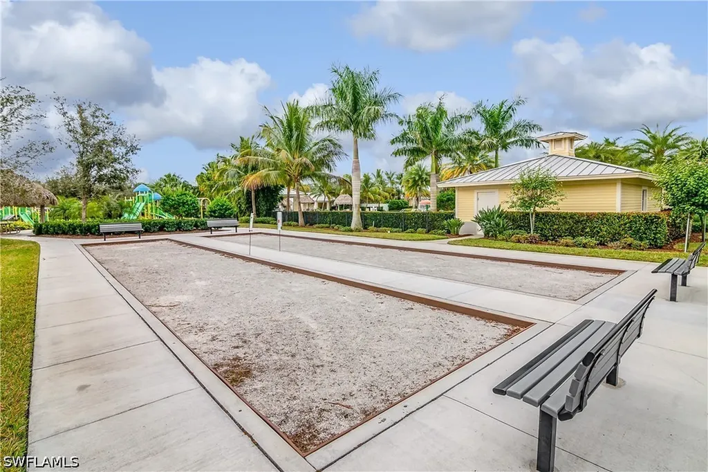 2754 Citrus Street Naples FL 34120
