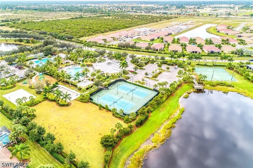 2754 Citrus Street Naples FL 34120