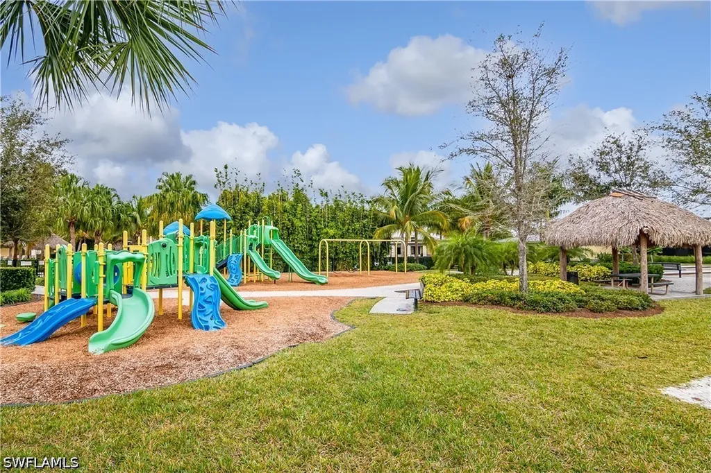2754 Citrus Street Naples FL 34120