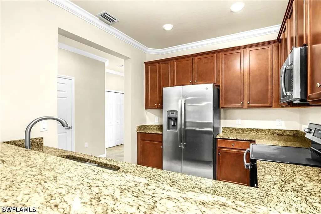 2754 Citrus Street Naples FL 34120
