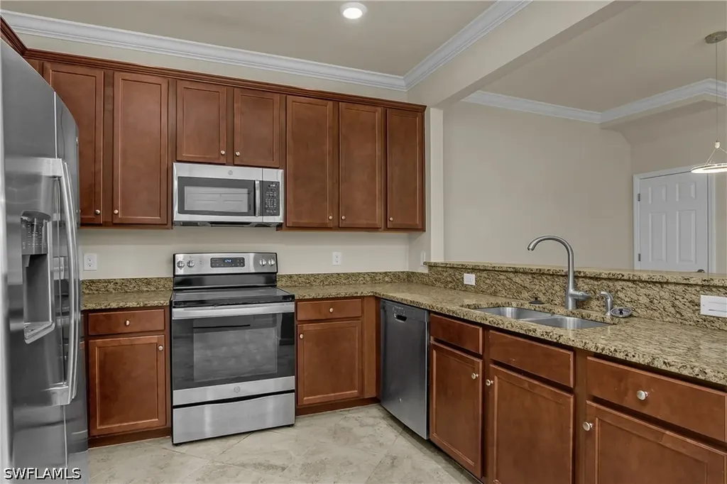 2754 Citrus Street Naples FL 34120