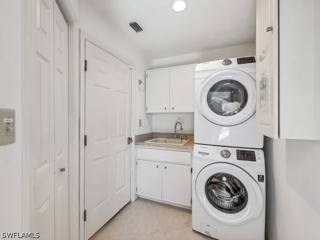601 97th Avenue N Naples FL 34108