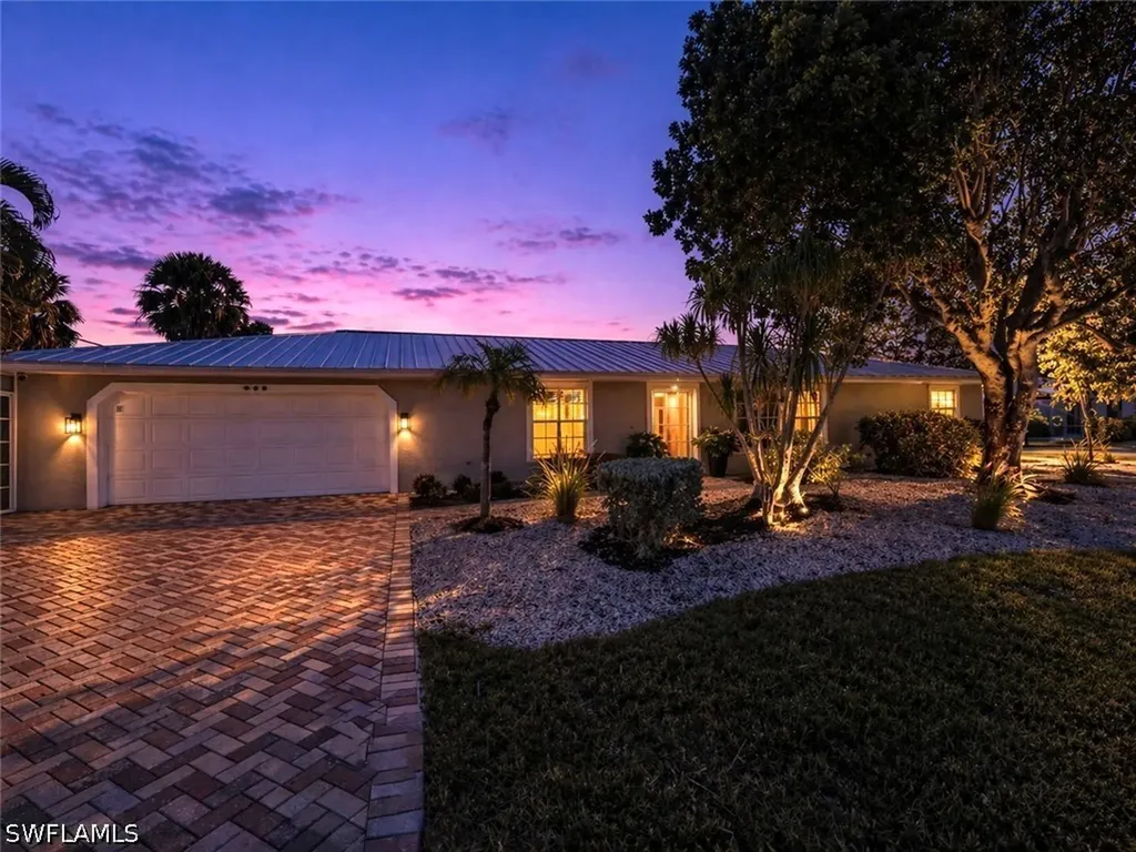 601 97th Avenue N Naples FL 34108