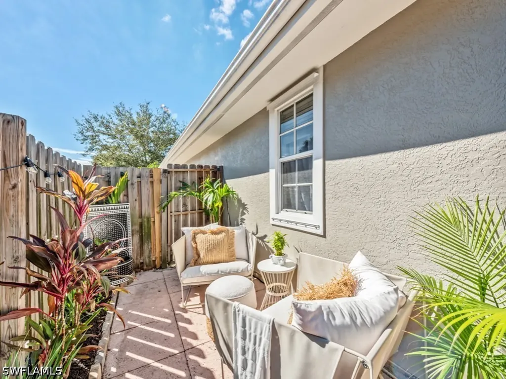 601 97th Avenue N Naples FL 34108