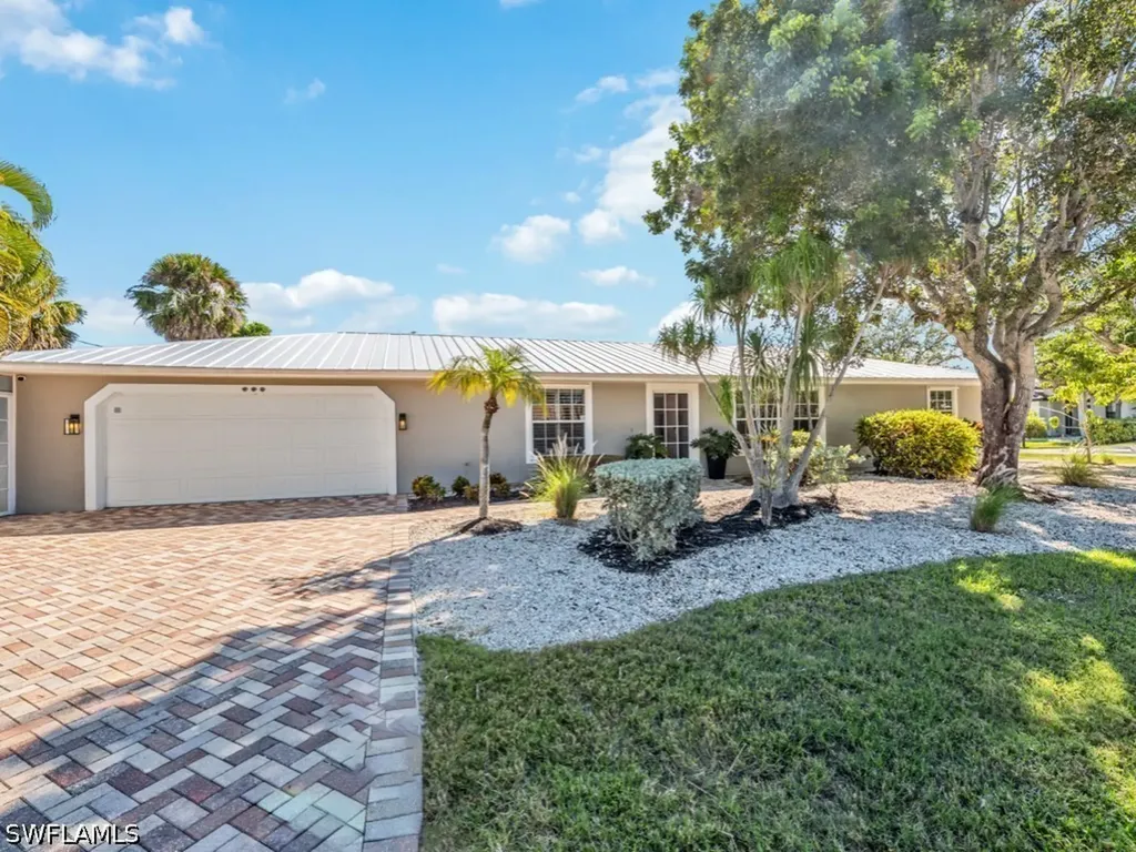 601 97th Avenue N Naples FL 34108