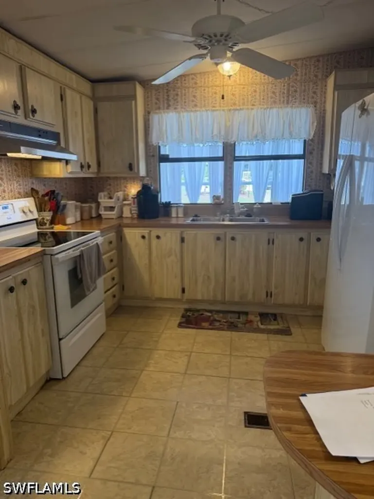 210 Pine Key Lane Naples FL 34114