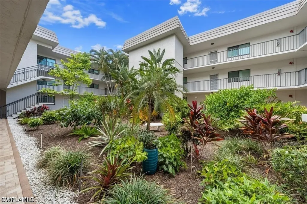 788 Park Shore Drive Naples FL 34103