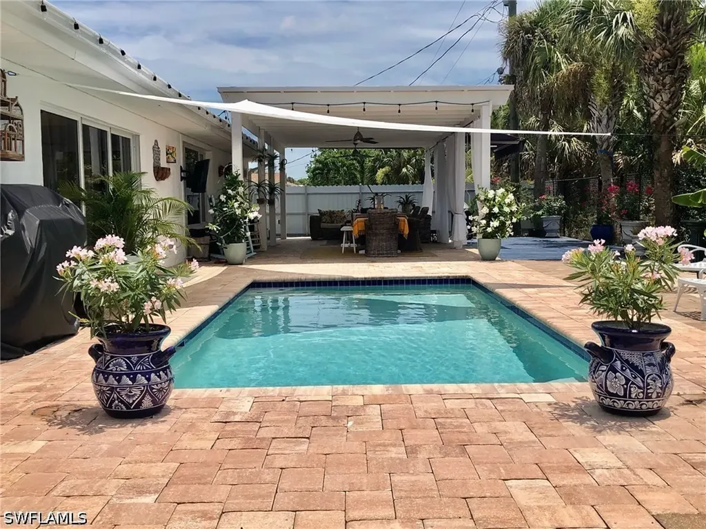 283 Cypress Way W Naples FL 34110