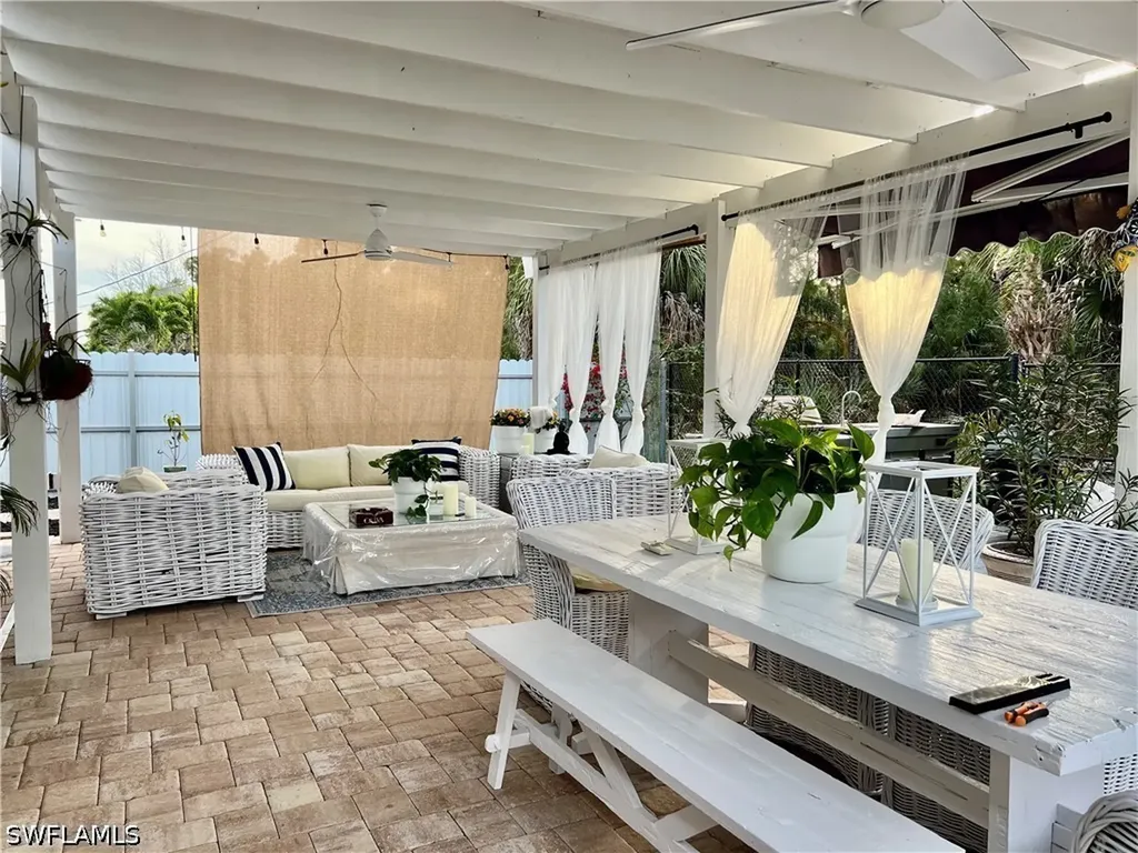 283 Cypress Way W Naples FL 34110