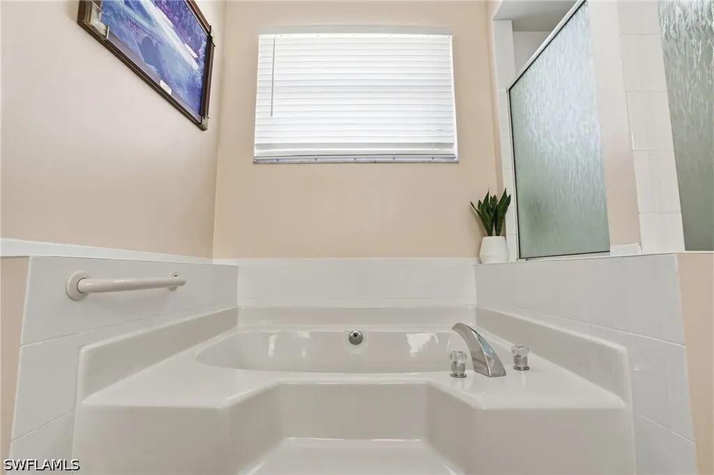 4356 Mistlethrush Lane Naples FL 34119